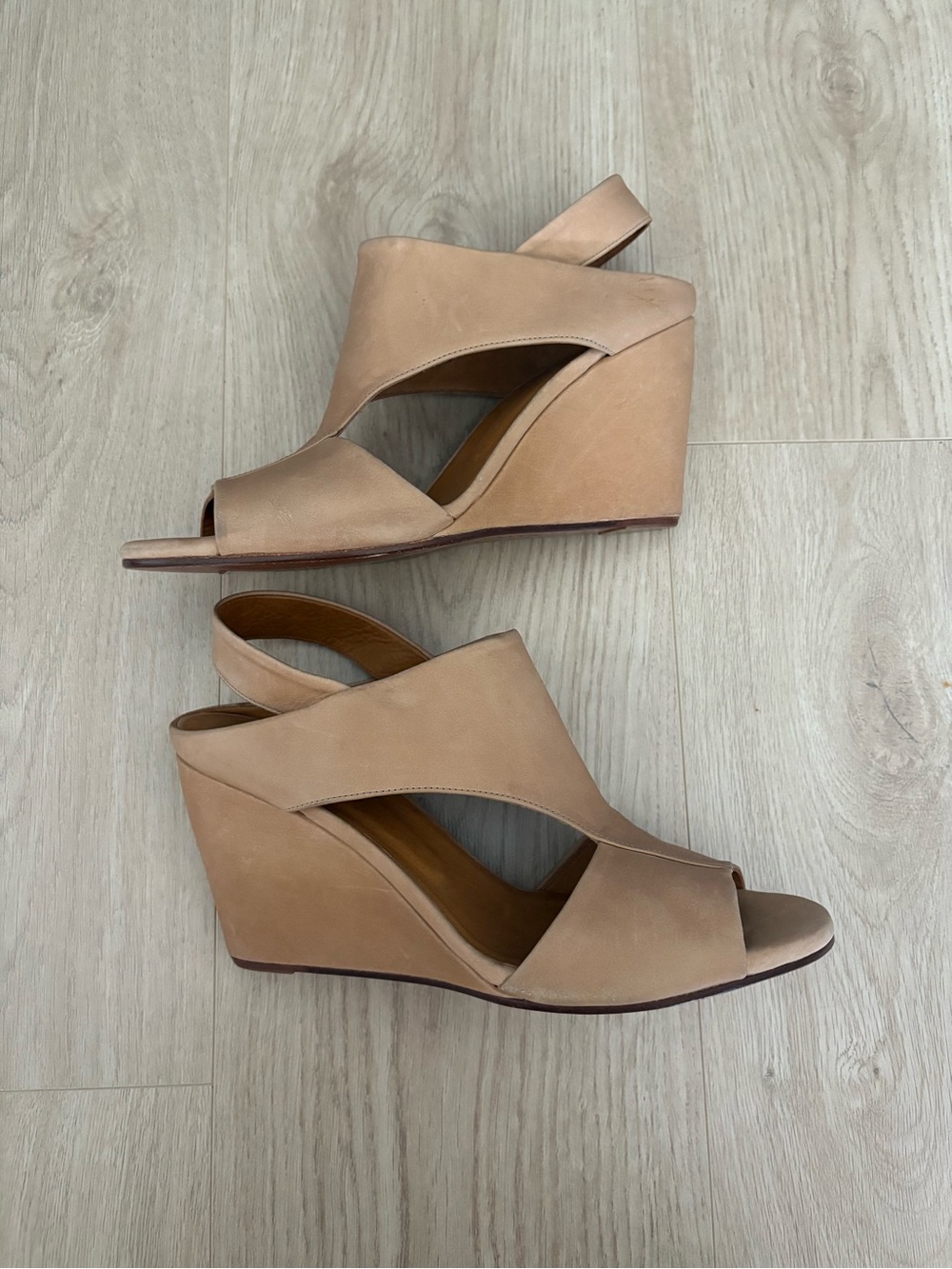 Coclico Tan Leather Heels - Picture 3 of 15
